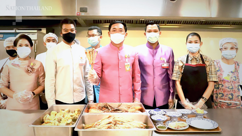 Lawmakers feast on seafood to prove it’s safe Lawmakers feast on seafood to prove it’s safe