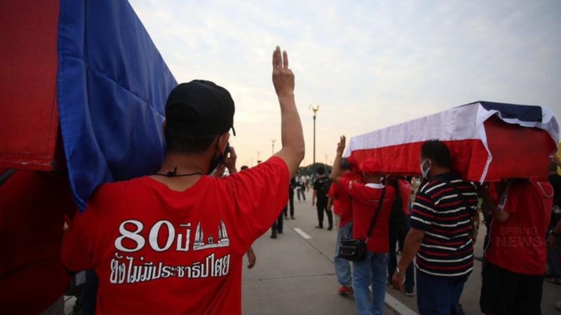 Move to disband red shirts meets with opposition Move to disband red shirts meets with opposition