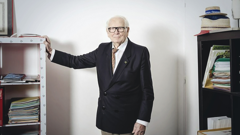 Pierre Cardin, designer who turned name into brand, dies at 98 Pierre Cardin, designer who turned name into brand, dies at 98