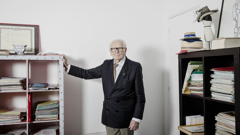 Pierre Cardin in his Paris office in 2016. MUST CREDIT: Bloomberg photo by Marlene Awaad