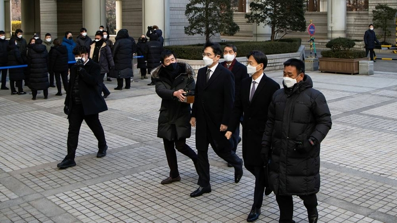 Samsung heir faces nine years in jail as bribery trial wraps Samsung heir faces nine years in jail as bribery trial wraps
