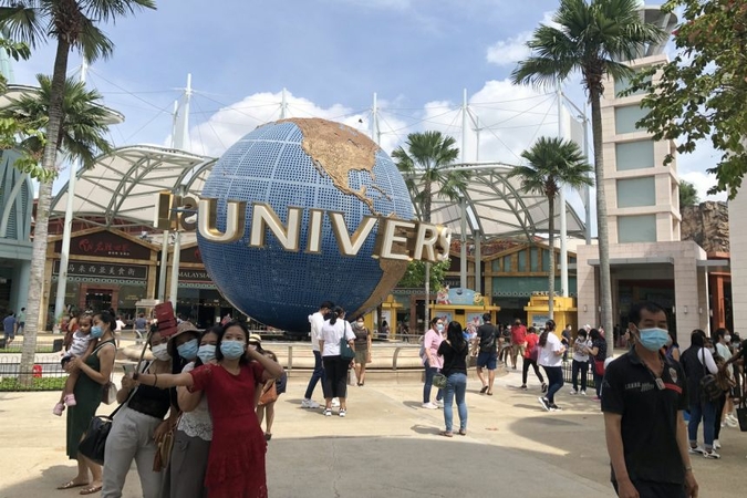 During the December school holidays, many reportedly could not use their tickets, as time slots for the attraction were fully booked. PHOTO: ST FILE