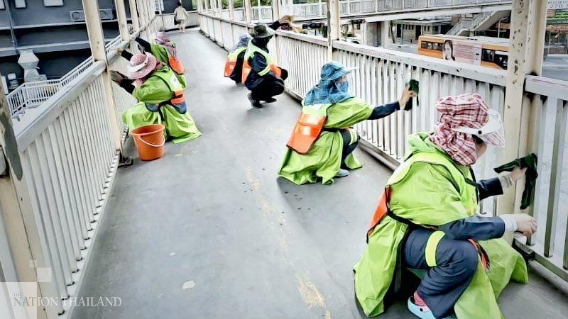 Several Bangkok areas ‘wiped down’ with antiseptic Several Bangkok areas ‘wiped down’ with antiseptic