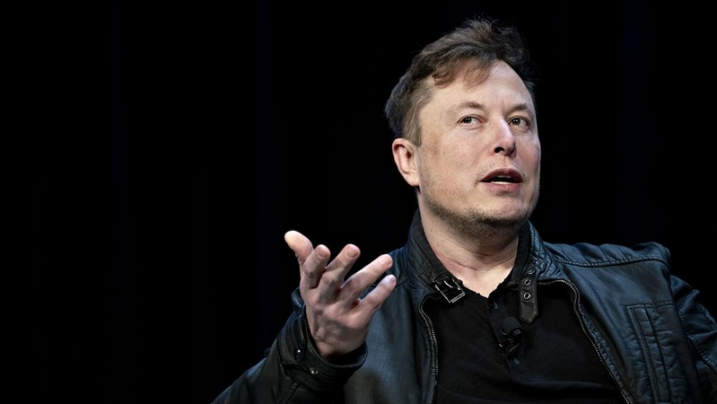 Elon Musk surpasses Jeff Bezos as world's richest person Elon Musk surpasses Jeff Bezos as world's richest person