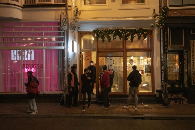 Amsterdam wants to restrict tourists from its marijuana shops Amsterdam wants to restrict tourists from its marijuana shops