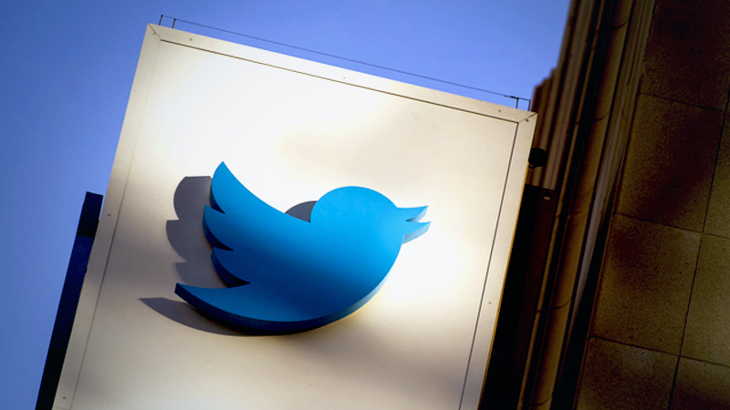 Twitter bans permanently Trump's account, citing risk of further violence Twitter bans permanently Trump's account, citing risk of further violence