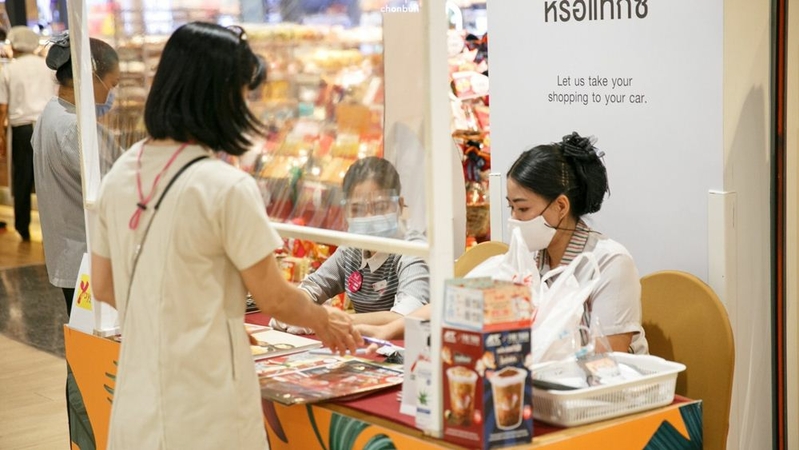 Central Pattana pilots takeaway counters at all malls Central Pattana pilots takeaway counters at all malls