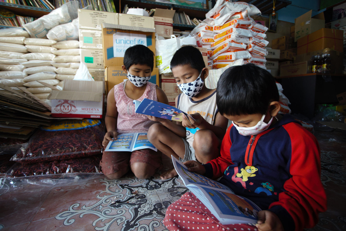 Unicef distributes Covid-19 prevention gear to migrant communities in risky provinces Unicef distributes Covid-19 prevention gear to migrant communities in risky provinces