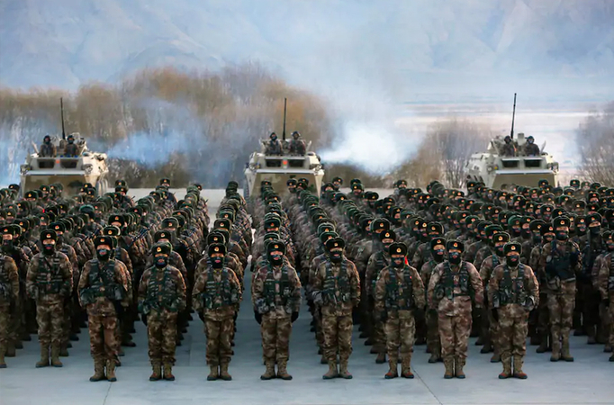 Chinese soldiers train in northwestern China's Xinjiang Uighur Autonomous Region on Jan. 4. (AP)