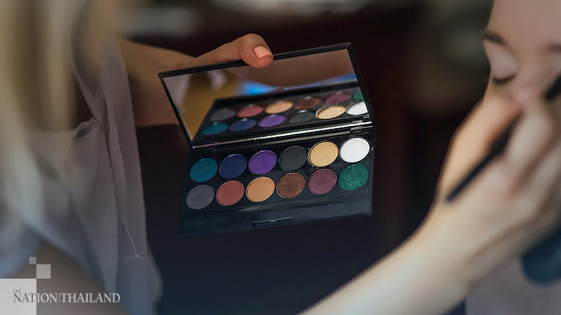 DDC urges caution by make-up artists to prevent Covid-19 infection DDC urges caution by make-up artists to prevent Covid-19 infection