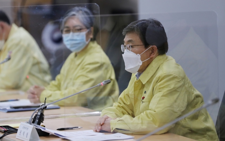 With COVID-19 vaccines just weeks away, S. Korea aims high With COVID-19 vaccines just weeks away, S. Korea aims high