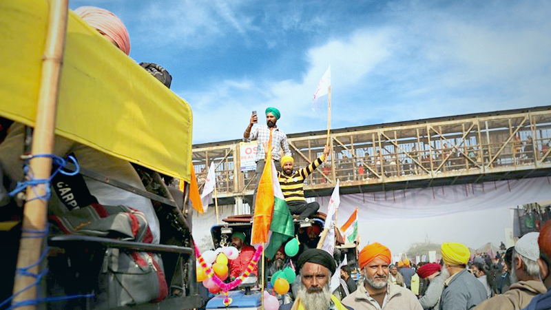 India farmers clash with police, swarm Delhi as protests mount India farmers clash with police, swarm Delhi as protests mount