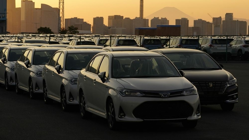 Volkswagen loses title of world's top-selling carmaker to Toyota Volkswagen loses title of world's top-selling carmaker to Toyota