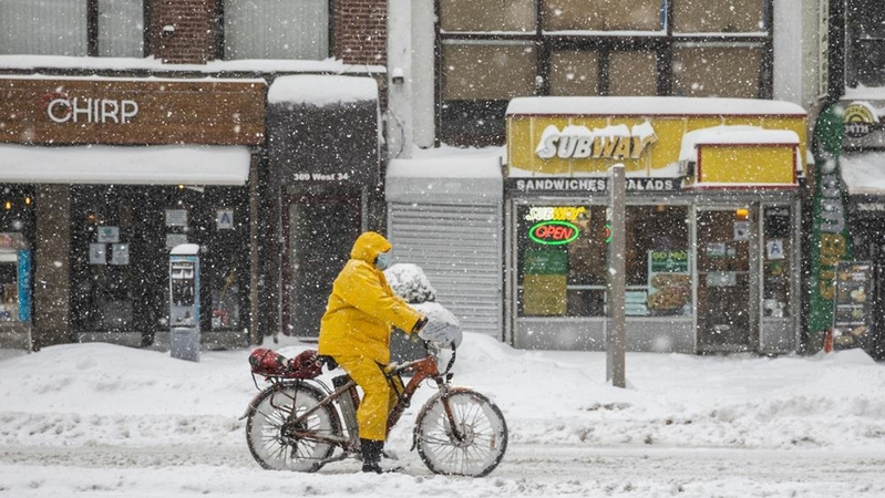 New York snow enters record books as city starts digging out New York snow enters record books as city starts digging out
