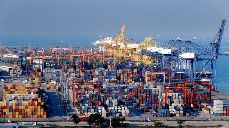Port Authority rolls out measures to steer exporters out of rough waters Port Authority rolls out measures to steer exporters out of rough waters