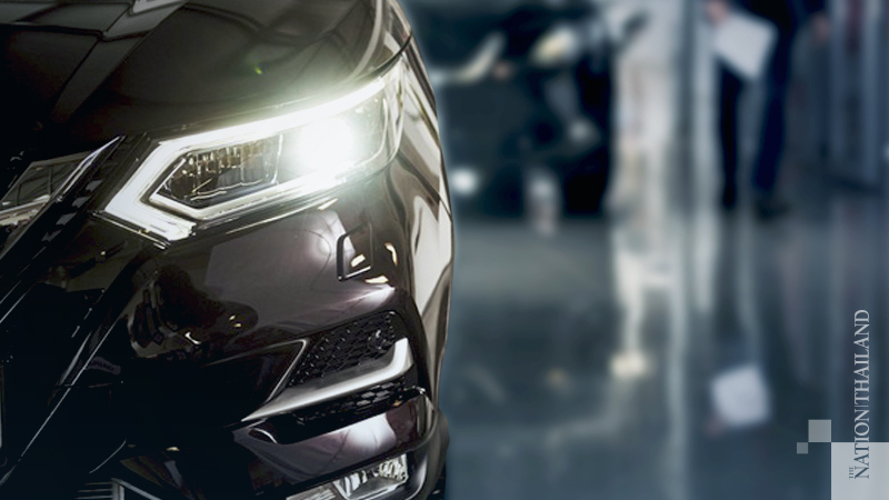 Auto industry peers into an electric future and sees bumps ahead Auto industry peers into an electric future and sees bumps ahead