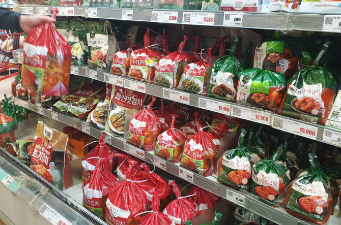 S. Korea's kimchi exports hit record high in 2020 S. Korea's kimchi exports hit record high in 2020