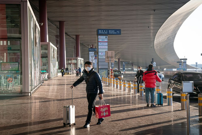 Chinese ditch travel despite upcoming Lunar New Year Chinese ditch travel despite upcoming Lunar New Year