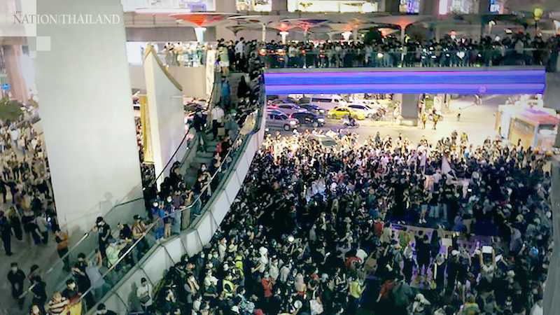 Protest ends at night after police release demonstrators, Ratsadon plans ‘no-confidence’ debate Protest ends at night after police release demonstrators, Ratsadon plans ‘no-confidence’ debate
