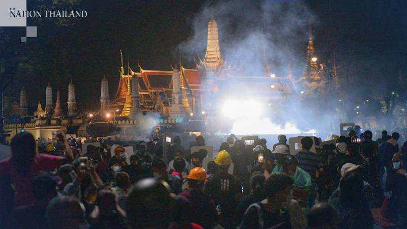 20 policemen injured as violence erupts during pro-democracy rally in Bangkok 20 policemen injured as violence erupts during pro-democracy rally in Bangkok
