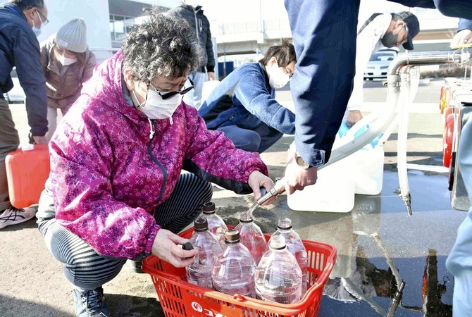137 injured in northern Japan quake; water supply cut off to over 6,000 households 137 injured in northern Japan quake; water supply cut off to over 6,000 households