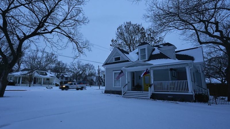 In Texas' blackout, everything went wrong at once In Texas' blackout, everything went wrong at once
