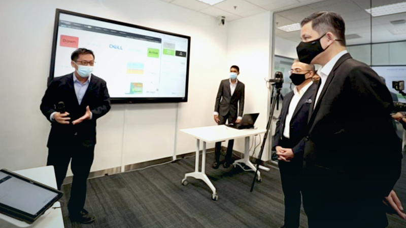 Dell launches US$50m Singapore R&D centre, 1st team outside US to focus on user experiences Dell launches US$50m Singapore R&D centre, 1st team outside US to focus on user experiences