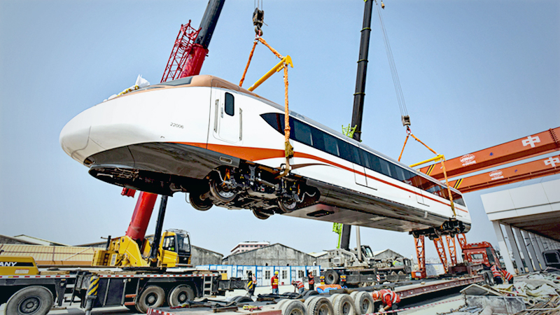Fast underground train rolls into Guangzhou Fast underground train rolls into Guangzhou