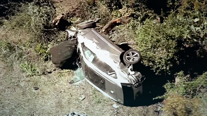 Tiger Woods suffers 'leg injuries' in car crash near Los Angeles Tiger Woods suffers 'leg injuries' in car crash near Los Angeles