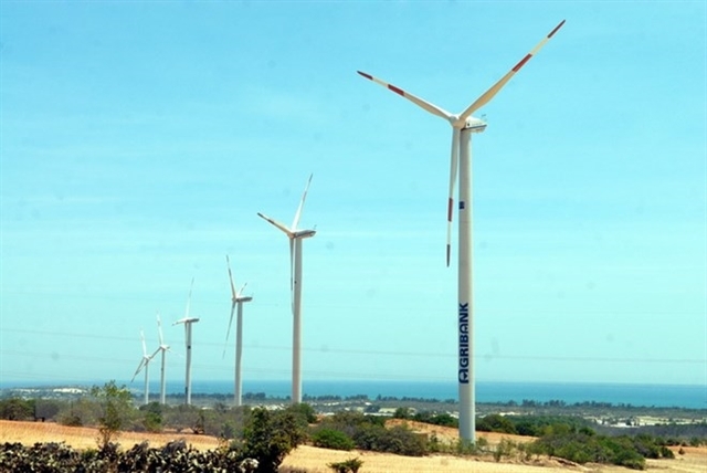 A wind farm in Bình Thuận Province. Investors from the UK were showing significant interest in investing in renewable energy projects in Việt Nam, especially off-shore wind power. — VNA/VNS Photo Mạnh Linh