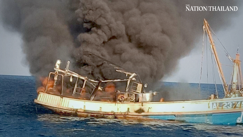 Satun governor orders removal of sunken fishing boat over fear of environmental impact Satun governor orders removal of sunken fishing boat over fear of environmental impact