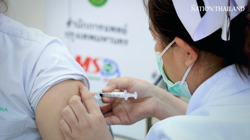 Doctor suffers allergic reaction after Covid vaccination Doctor suffers allergic reaction after Covid vaccination