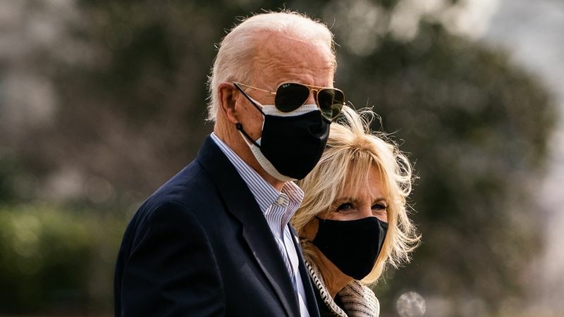 President Joe Biden and first lady Jill Biden walk to Marine One on the South Lawn of the White House on Feb. 26. MUST CREDIT: Washington Post photo by Demetrius Freeman