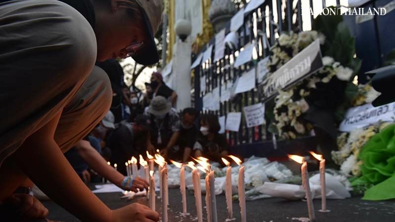 Protesters hold mock funeral for justice after leaders jailed Protesters hold mock funeral for justice after leaders jailed