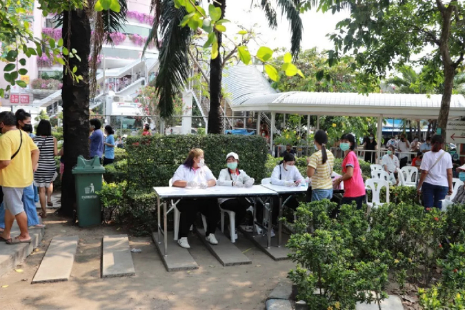 224 found infected after nearly 5,000 tested related to Covid-19 outbreak in Bangkok 224 found infected after nearly 5,000 tested related to Covid-19 outbreak in Bangkok