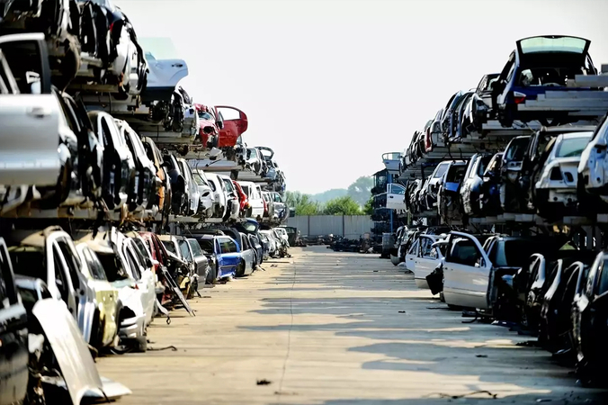 India to offer tax breaks for trading in old vehicles in push to reduce pollution, boost sales India to offer tax breaks for trading in old vehicles in push to reduce pollution, boost sales