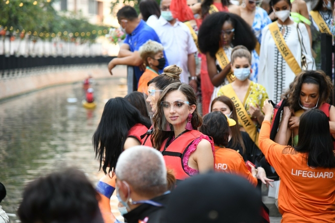 International pageant beauties visit Khlong Ong Ang International pageant beauties visit Khlong Ong Ang