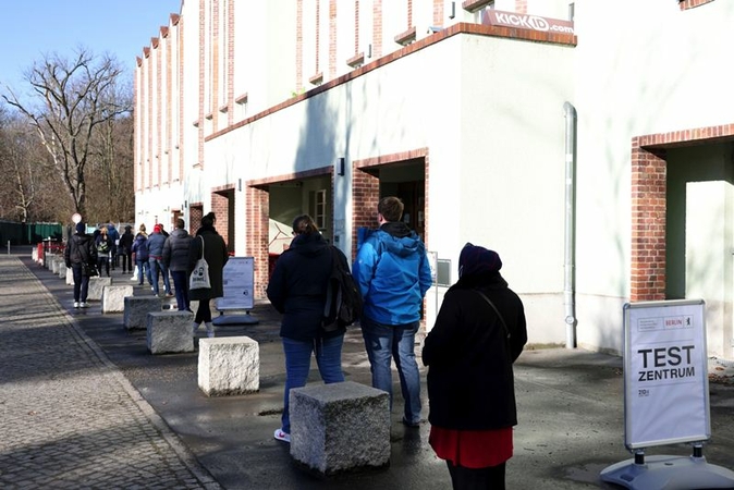 Germany mulls extending curbs into April as virus worsens Germany mulls extending curbs into April as virus worsens