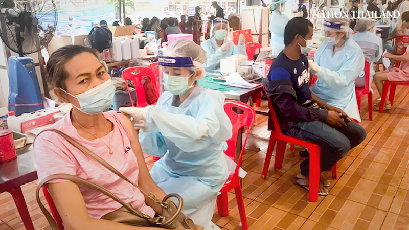 Nearly 7,000 people get Covid jab in Bangkok hotspot Nearly 7,000 people get Covid jab in Bangkok hotspot