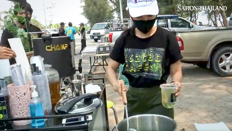 Tourists flock to Rayong beach to revive their mood with cannabis drink Tourists flock to Rayong beach to revive their mood with cannabis drink