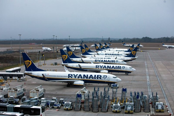 Passenger aircraft, operated by Ryanair Holdings, on the tarmac at London Stansted Airport , in Stansted, England, on Jan. 8, 2021. MUST CREDIT: Bloomberg photo by Chris Ratcliffe.
