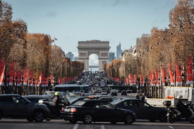 French truckers, airports, landlords fret over new climate law French truckers, airports, landlords fret over new climate law