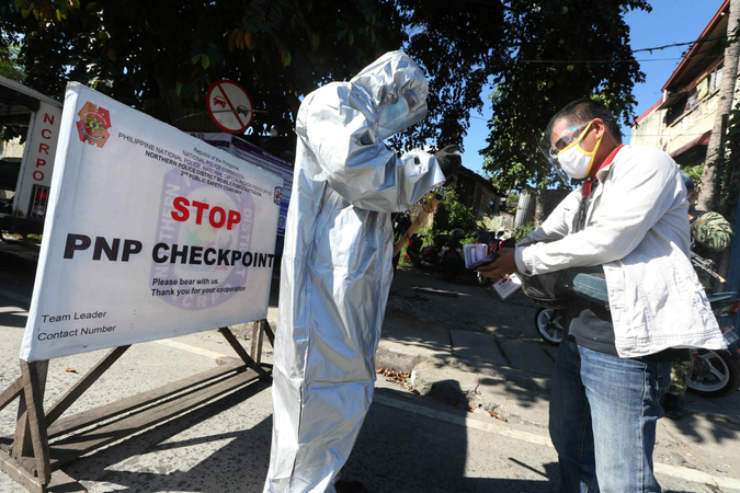 Health experts want longer lockdown in Metro Manila, 4 adjacent provinces Health experts want longer lockdown in Metro Manila, 4 adjacent provinces