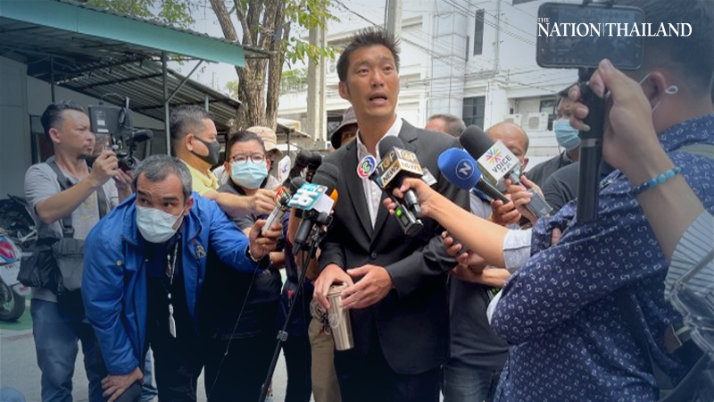 Thanathorn meets with police over lese majeste charge Thanathorn meets with police over lese majeste charge