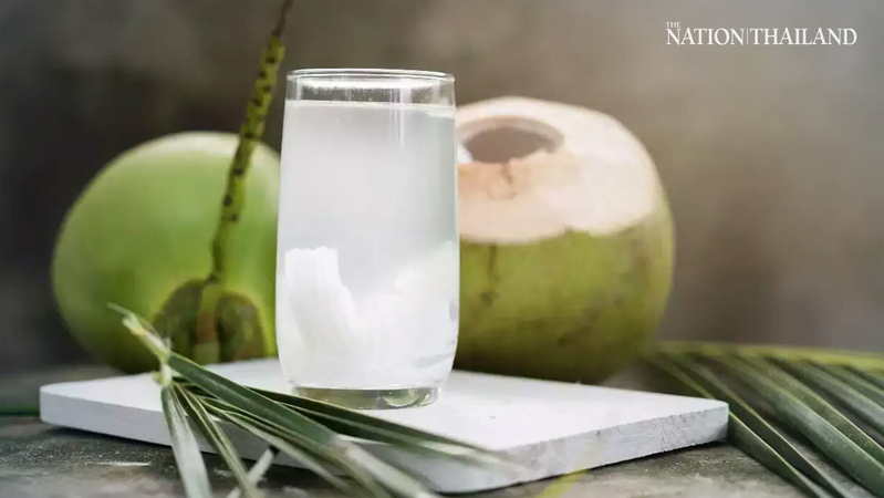 Why fresh coconut water is better than canned version Why fresh coconut water is better than canned version