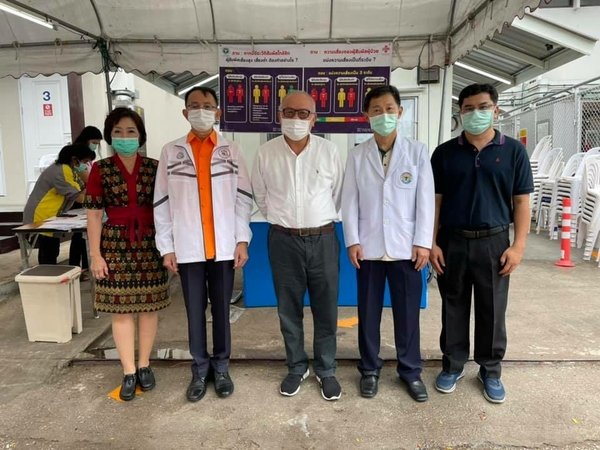 Supattanapong (centre) Photo: Facebook @supattanapongp 