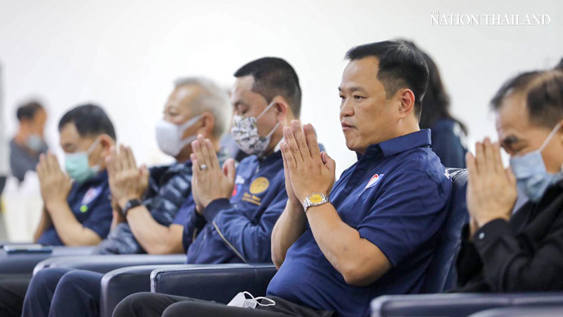 Controversial photo: Anutin took off mask to eat, drink, or when it was hard to breathe, secretary responds