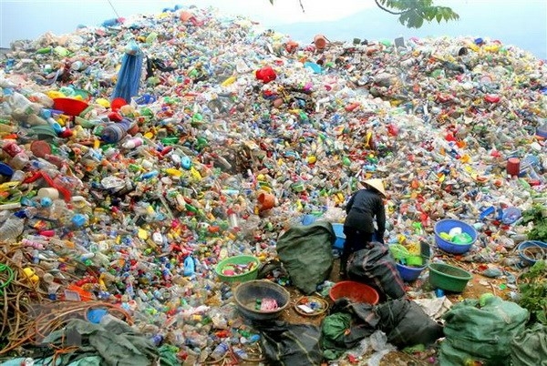 Việt Nam pilots initiatives to reduce plastic waste and marine litter Việt Nam pilots initiatives to reduce plastic waste and marine litter