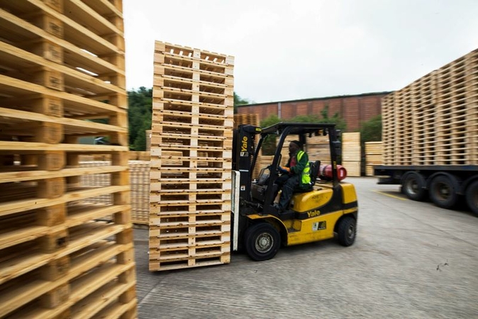 The forgotten shipping pallet is staging a pandemic-era rally The forgotten shipping pallet is staging a pandemic-era rally
