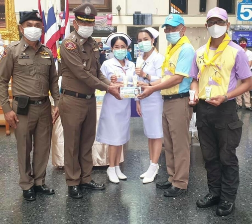 SRT receives royal face masks, alcohol santising gels SRT receives royal face masks, alcohol santising gels